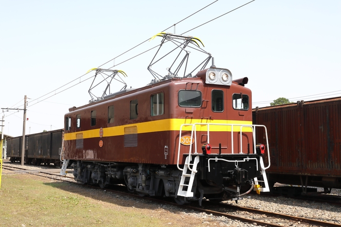 三岐鉄道カラー電気機関車(秩父鉄道分)　イメージ1
