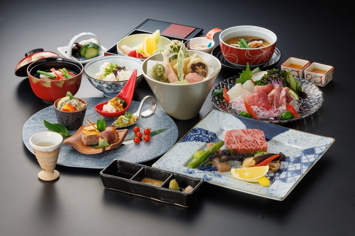 鉄板料理や津和野の旬の食材を味わう<お食事>