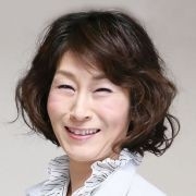 長柴 美恵 氏