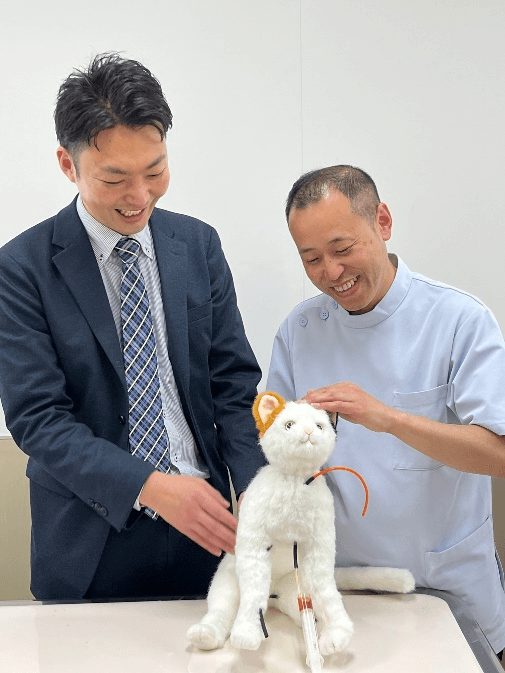 左:株式会社anifull 開発者 右:倉敷芸術科学大学 村尾信義准教授