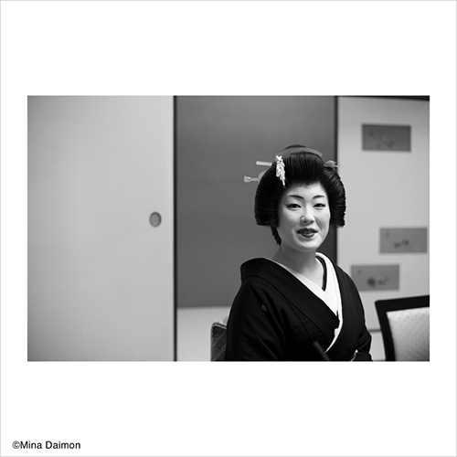 大門美奈「新ばし」:kimio 02 A4サイズ88,000 円 (税込)/小全紙サイズ165,000 円 (税込)
