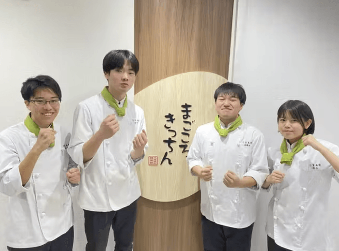 三笠高校の生徒たち