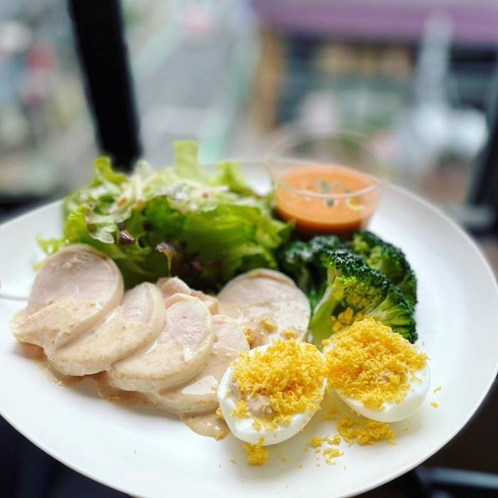 タステッツプレート(柔らかチキンとガスパチョ)