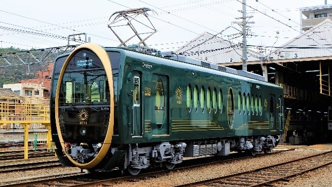 ７３２号車 観光列車「ひえい」