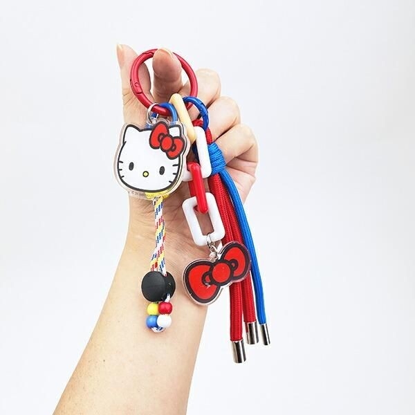 ハローキティのストラップチャーム