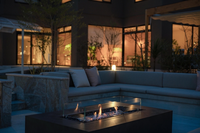 ゲストのもうひとつのリビング「ファイヤーラウンジ」