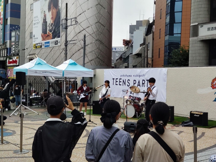 前回の軽音部の演奏の様子