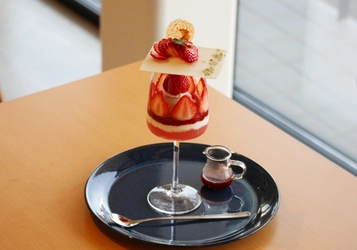 新潟・燕三条の「ごはんとだし umamito Cafe」が 宝石箱のようなラグジュアリーないちごパフェを発売