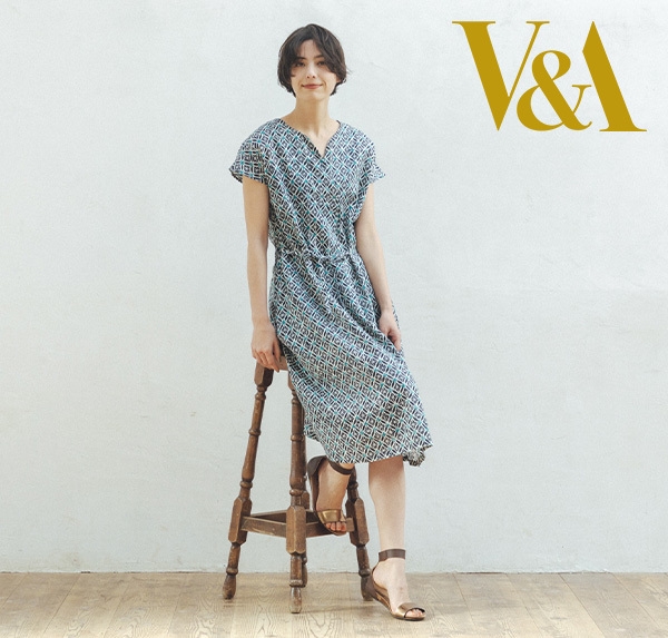 コットンサテンキーネックドレス フローラルタイル柄