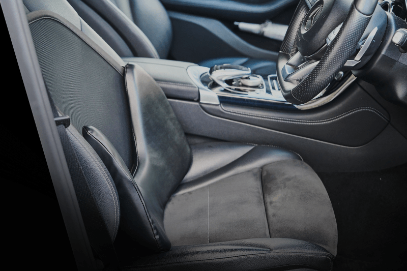 どんな車にも合うブラック1色に統一