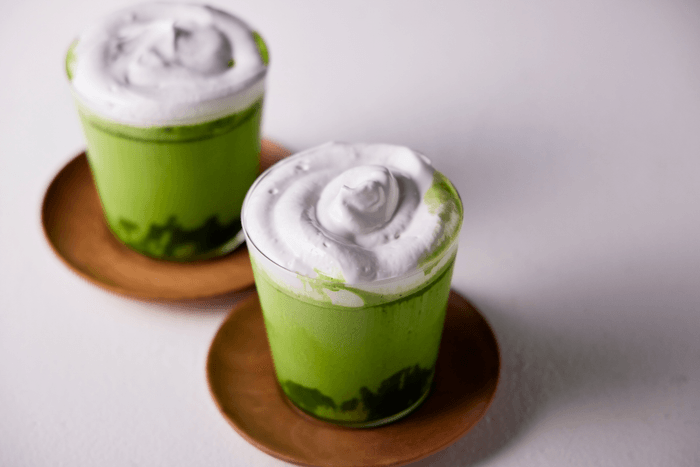 awaはちみつ×極濃宇治抹茶アイスで簡単抹茶ラテ