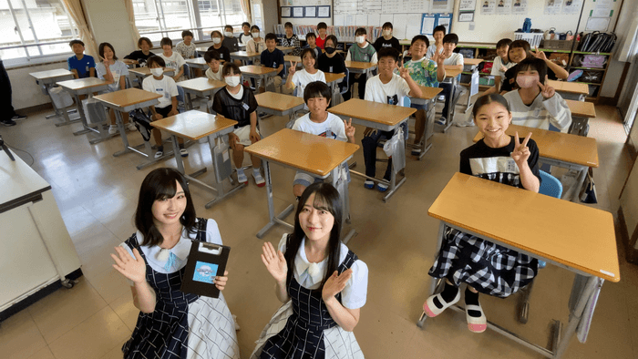 (手前左)沖侑果・(手前右)今村美月