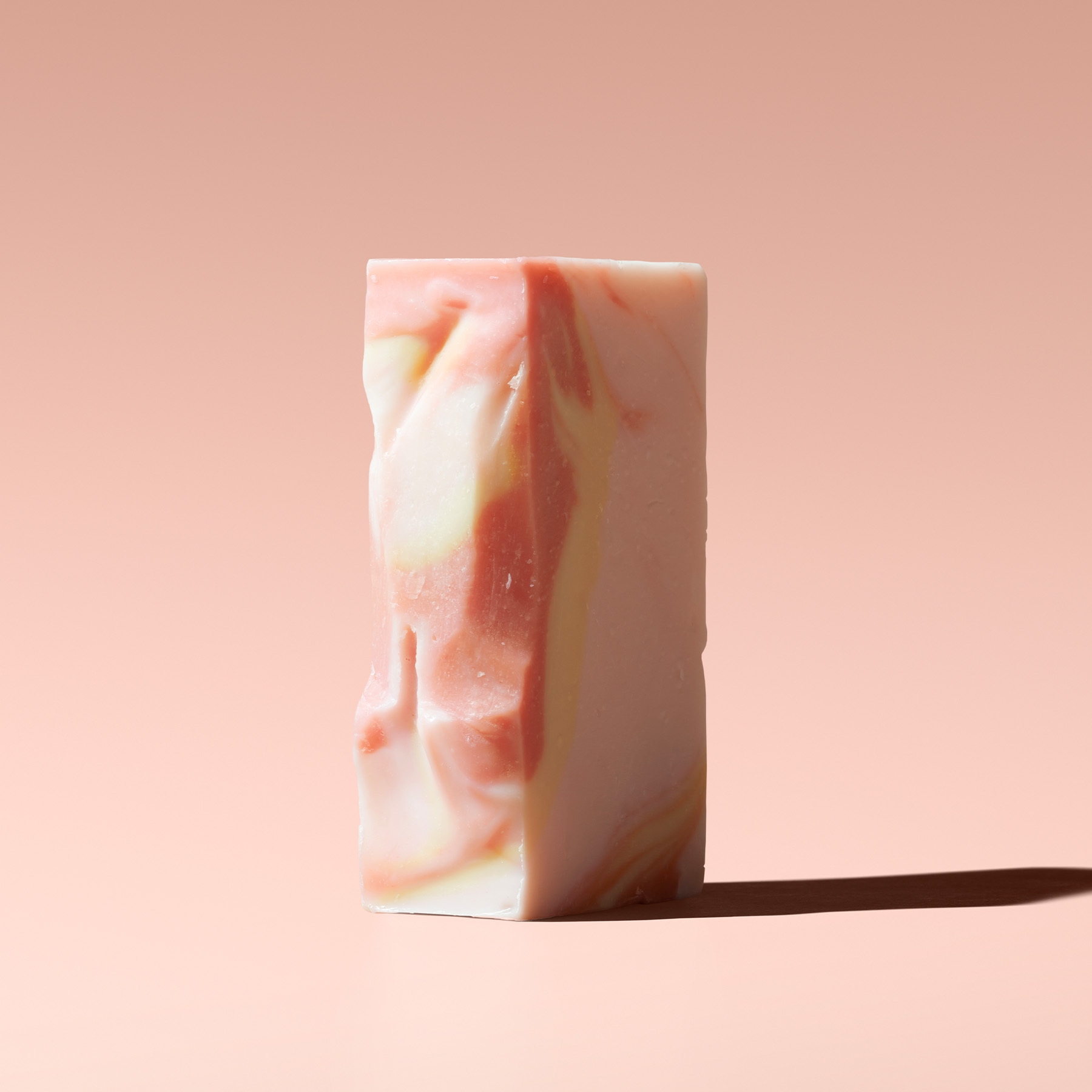 人気の甘い香り。キメを整えて美しい肌へ。フェイスソープ/ツバキ 140g