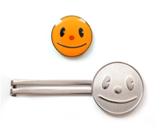 PINS FACTORY（ピンズファクトリー）ピンズ実例紹介アーク・フロント株式会社　様　「ピーくん」ピンズ、タイバー