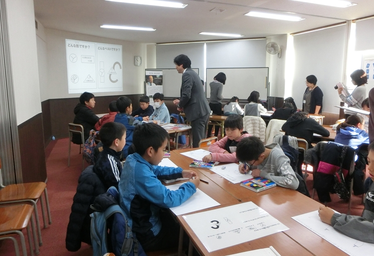 発明アイディアワークショップ 授業風景