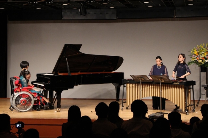 過去採択団体例(3) ひとさし指のノクターン(東京都) わくわく！みんなで楽しむコンサート ～障がいのある人もない人も一つになって～