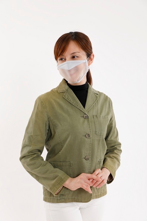 “空気が通る”透明マスク 5