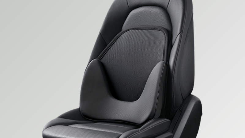 人間工学に基づいた立体デザインを採用