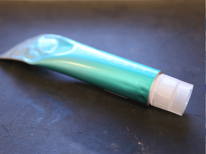 美容室から出る廃材(カラーチューブ)