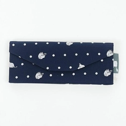 ムーミンたちがオシャレに眼鏡を守る!ジャガード織のメガネケースは贈り物にも◎