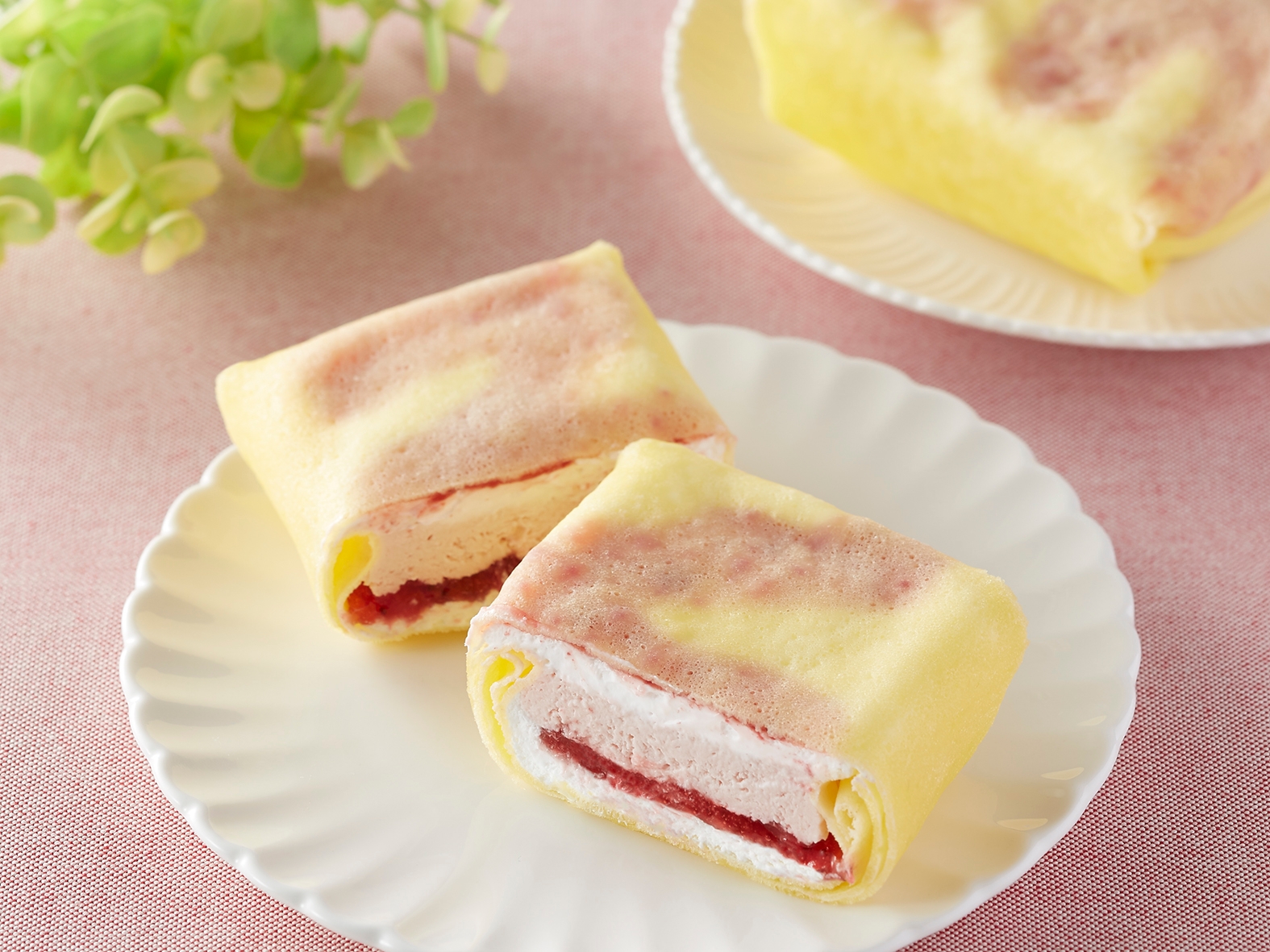 しあわせクレープ 苺&レアチーズ イメージ画像