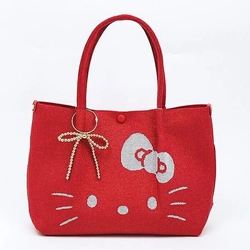 サンリオから、コーデをワンランクおしゃれに仕上げるハローキティのニットトートバッグ！フェイスデザインとリボンに胸キュン。