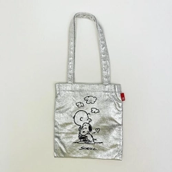 スヌーピー×ルートートはスタイリッシュで普段と違う雰囲気！クールなバッグが種類豊富にそろってます