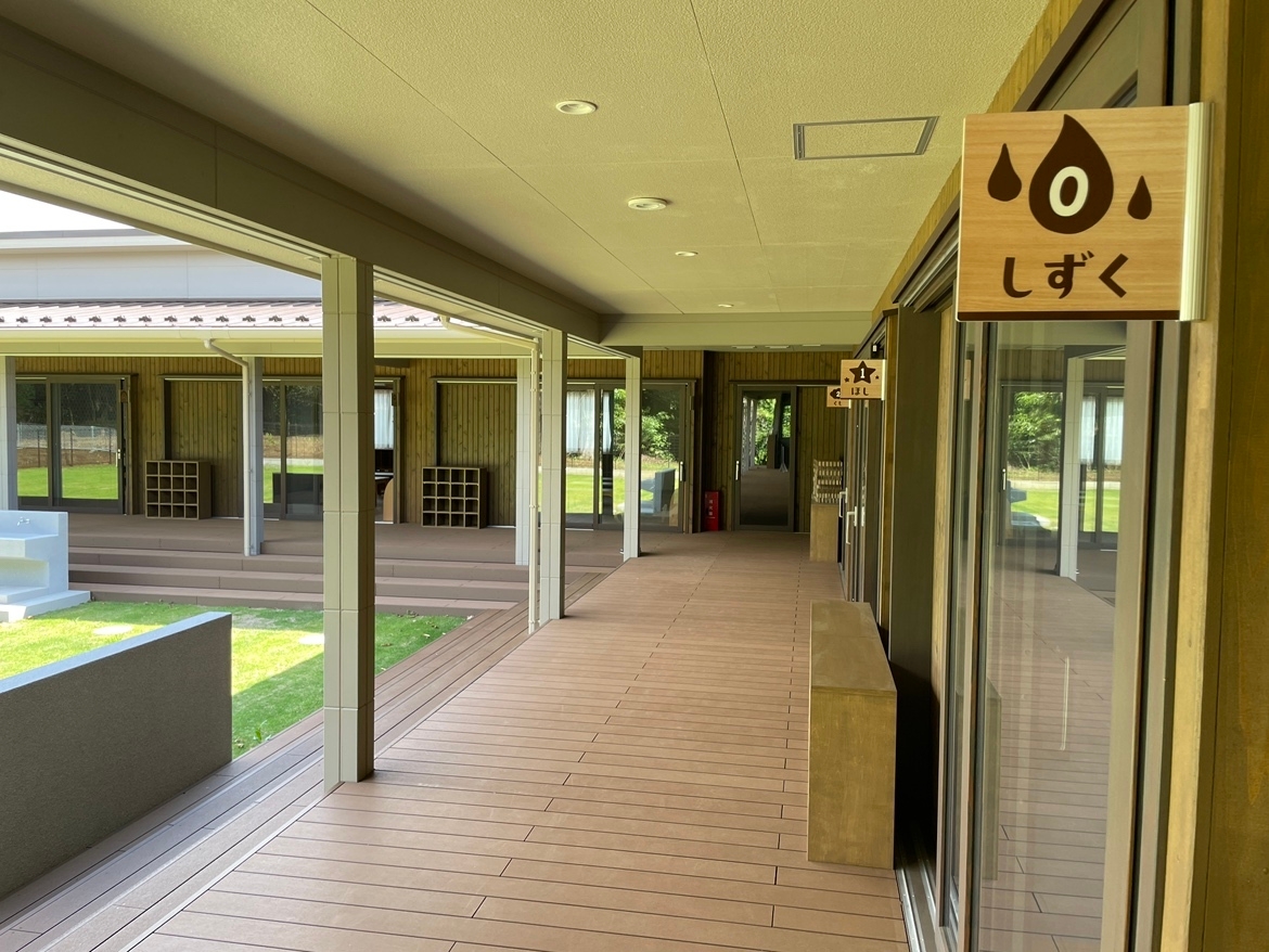 園内(園庭とつながる廊下)