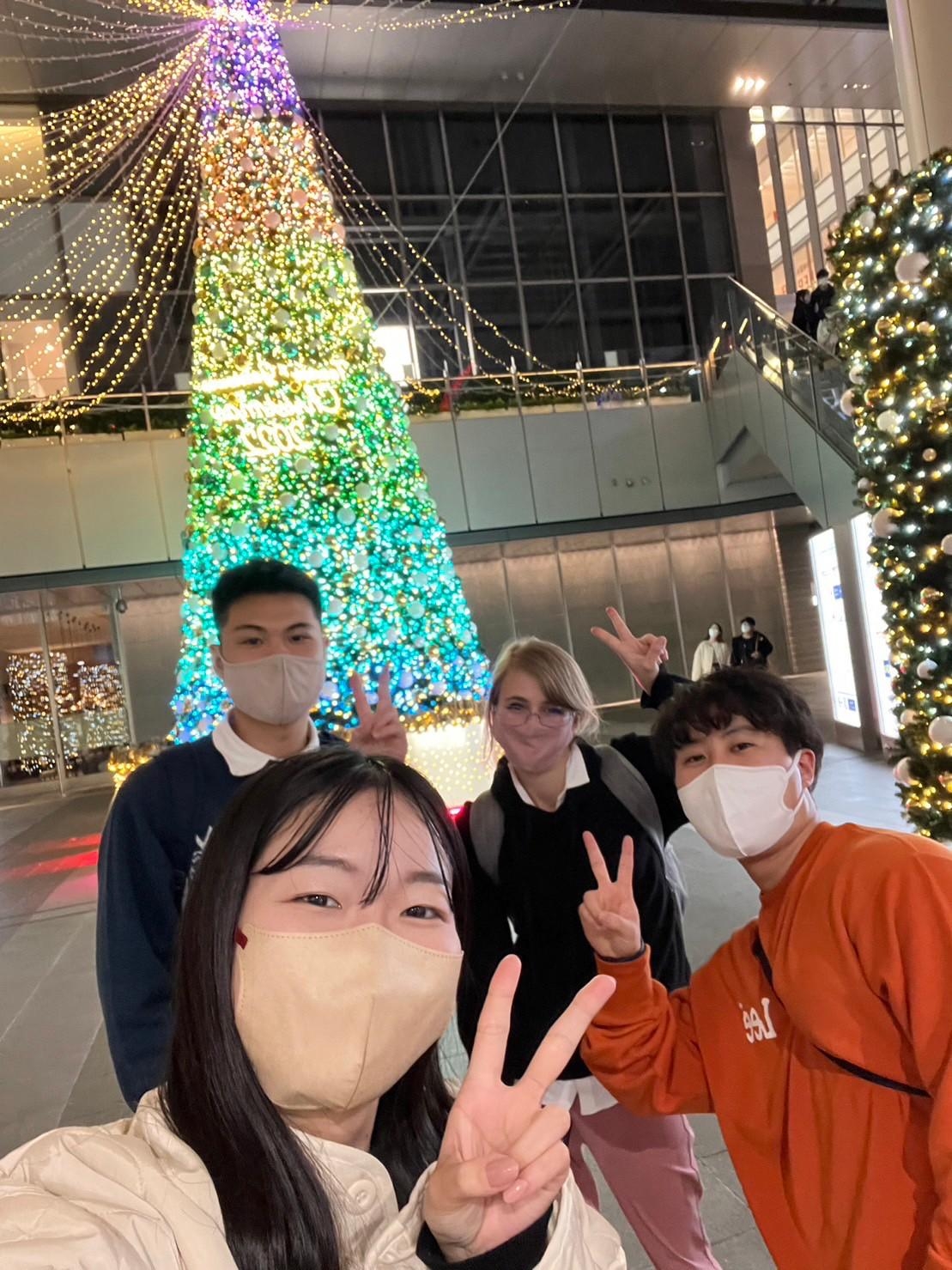 外国人留学生の買い物に付き合った後、名駅に蕎麦を食べに行きました