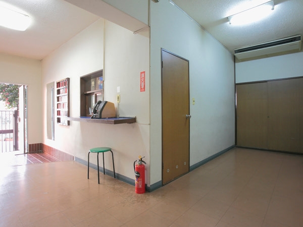 Bスタジオ 1F寮玄関