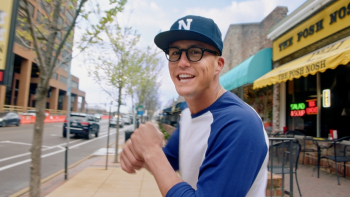 ペッパーミル(見る)ポーズで「イッテキマース!」