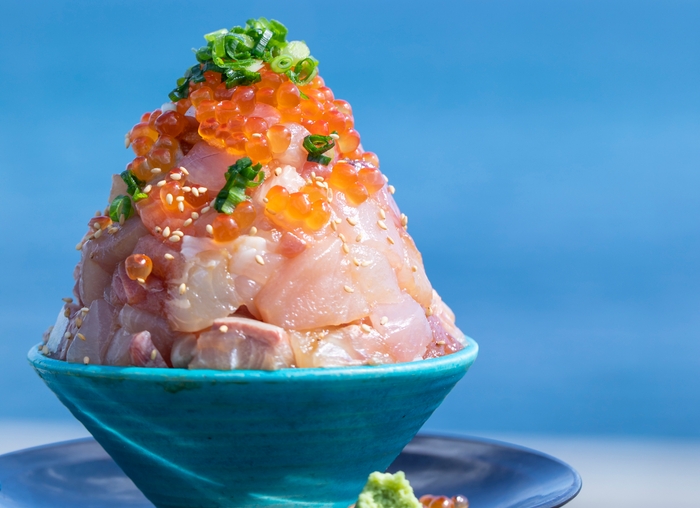 海鮮てっぺん丼 2,728円(税込)