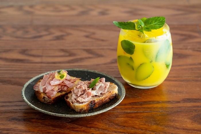 オッチサイダリー 「クランベリーカンパーニュとぬちぶたのブルスケッタ&occi アペロセット」