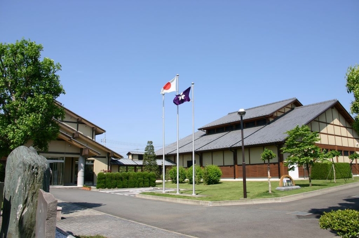 展示会場/日本絹の里外観