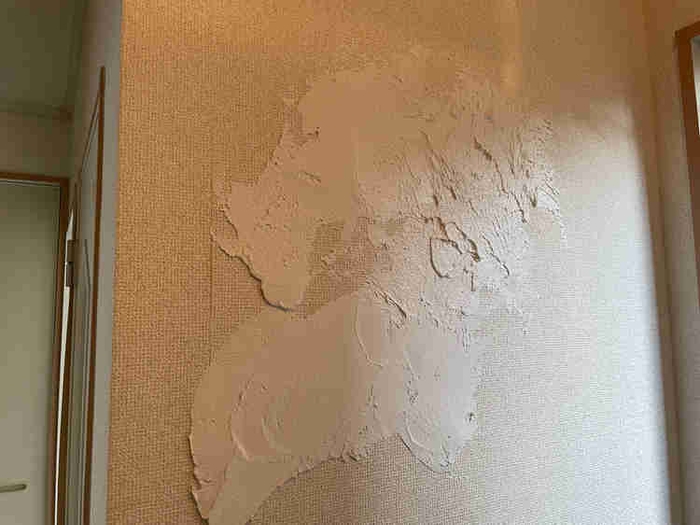 漆喰を壁紙の上に施工することで、壁紙を再利用=地球環境にも優しくなります