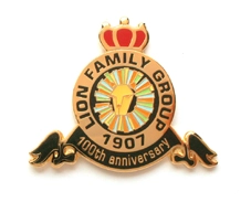 PINS FACTORY（ピンズファクトリー）　ピンズ実例紹介有限会社玄　様　「100周年記念バッチ」★スタッフが身に付けて、さりげなくアピール！