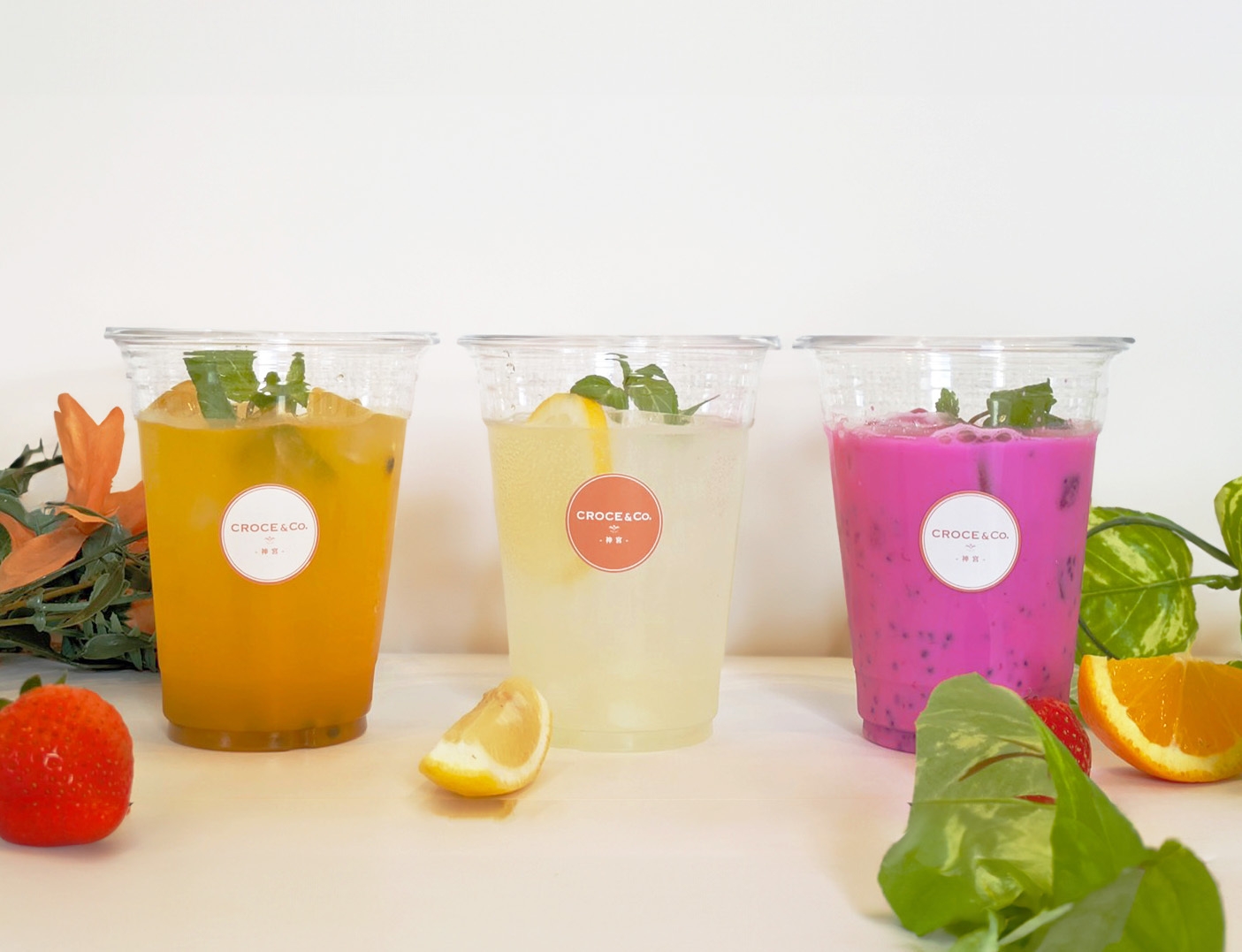 情熱のマンゴー&パッションフルーツ、柚子モヒート、ピタヤヨーグルト 各680円