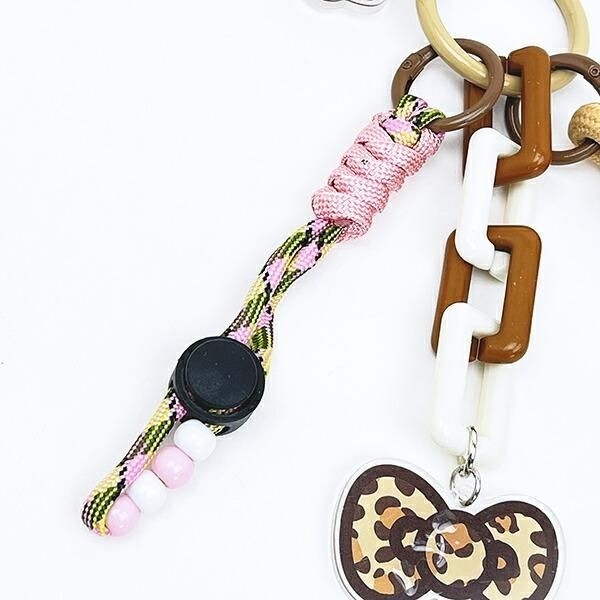 ハローキティのストラップチャーム