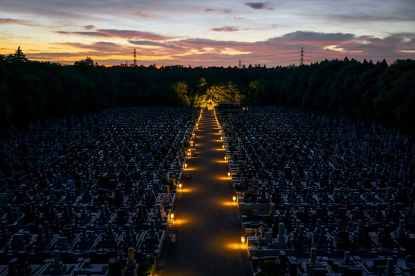 連日の40度超え！これからの時期、お盆参りは死と隣り合わせ！ 日本初 1200年の伝統ある寺院が、猛暑のお墓参りは 日中ではなく夜間にシフトすることを提案