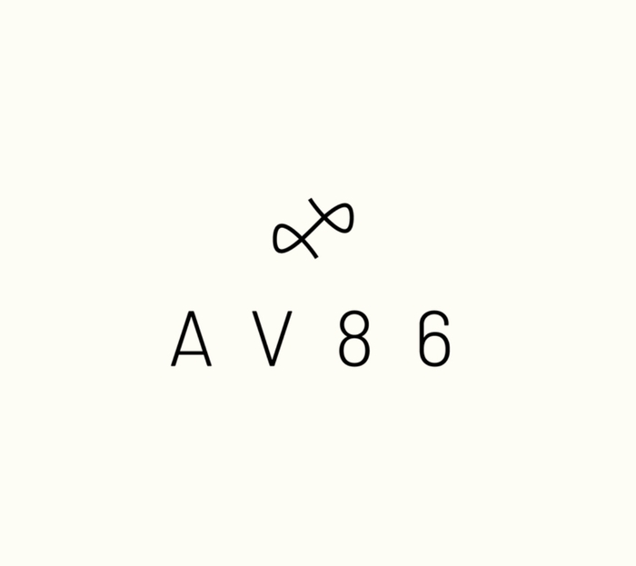 新しいブランド名のAV86のロゴ