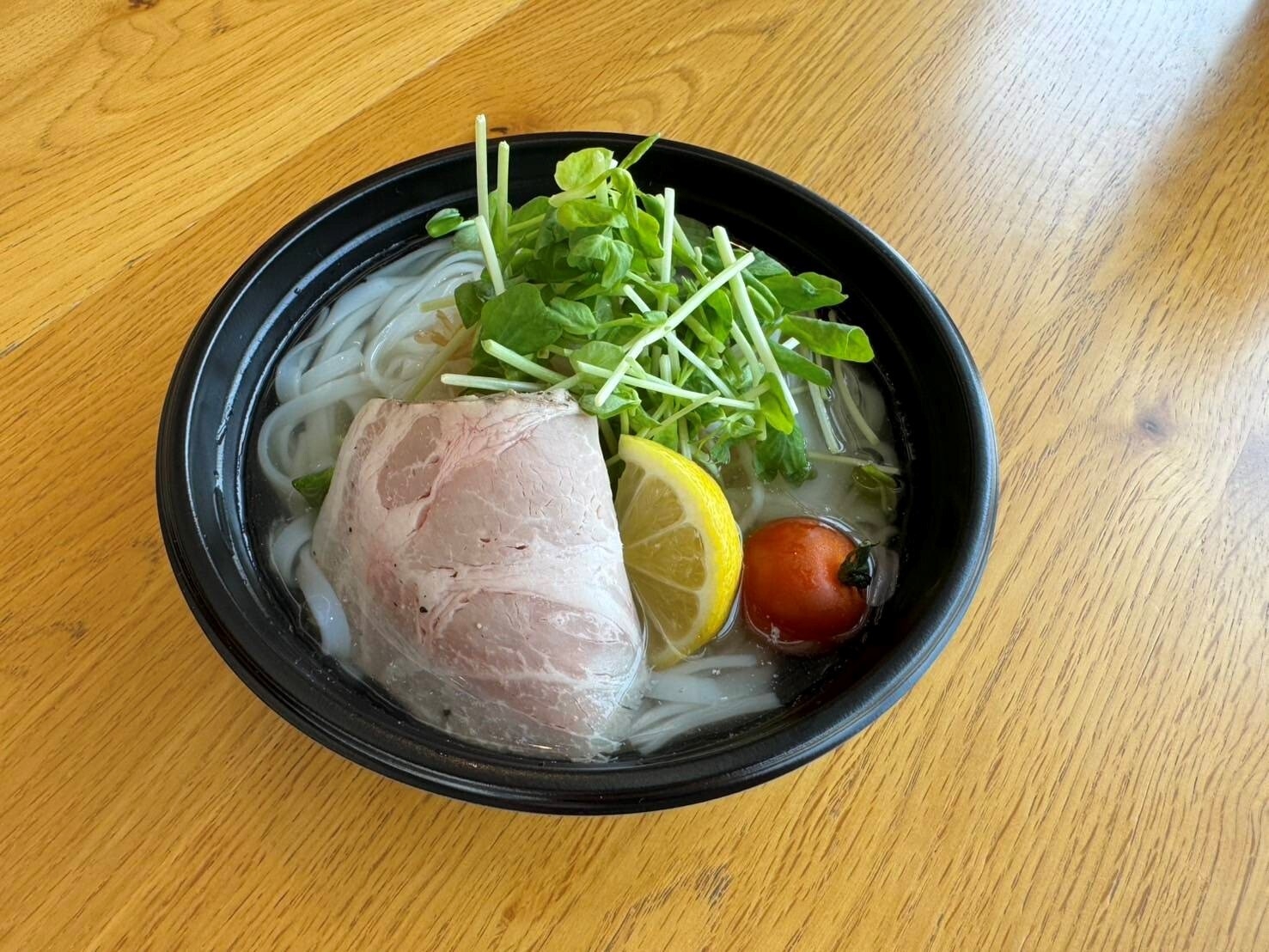 BEERGARDEN ミニ冷製フォー(Hutte Hayashi Restaurant)