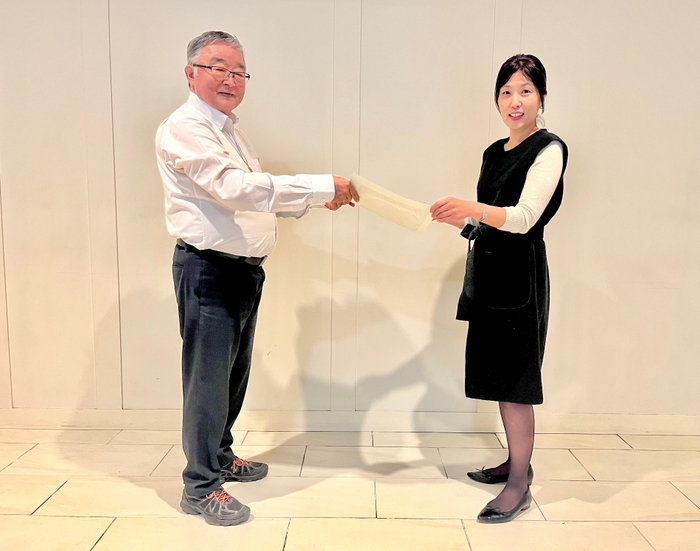 モンゴルカシミヤ協会会長から感謝状授与