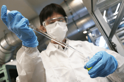 新木場R&Dセンターには化学プロセスを回せる設備も整えている。
