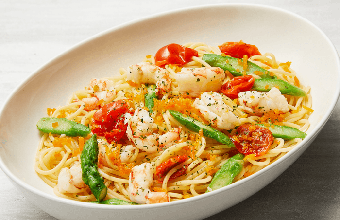 天然赤海老と夏野菜のペペロンチーノ 800円(税込880円)
