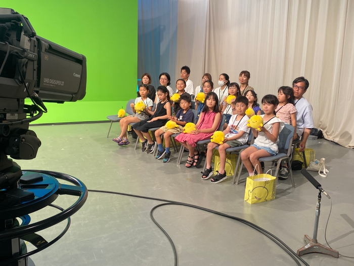 生放送のスタジオが見学できるよ