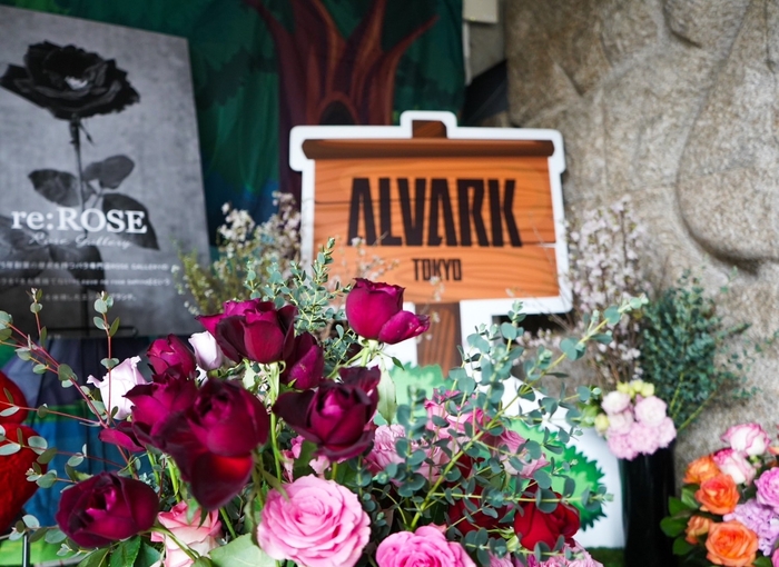 フラワーフォトブース ©ALVARK TOKYO