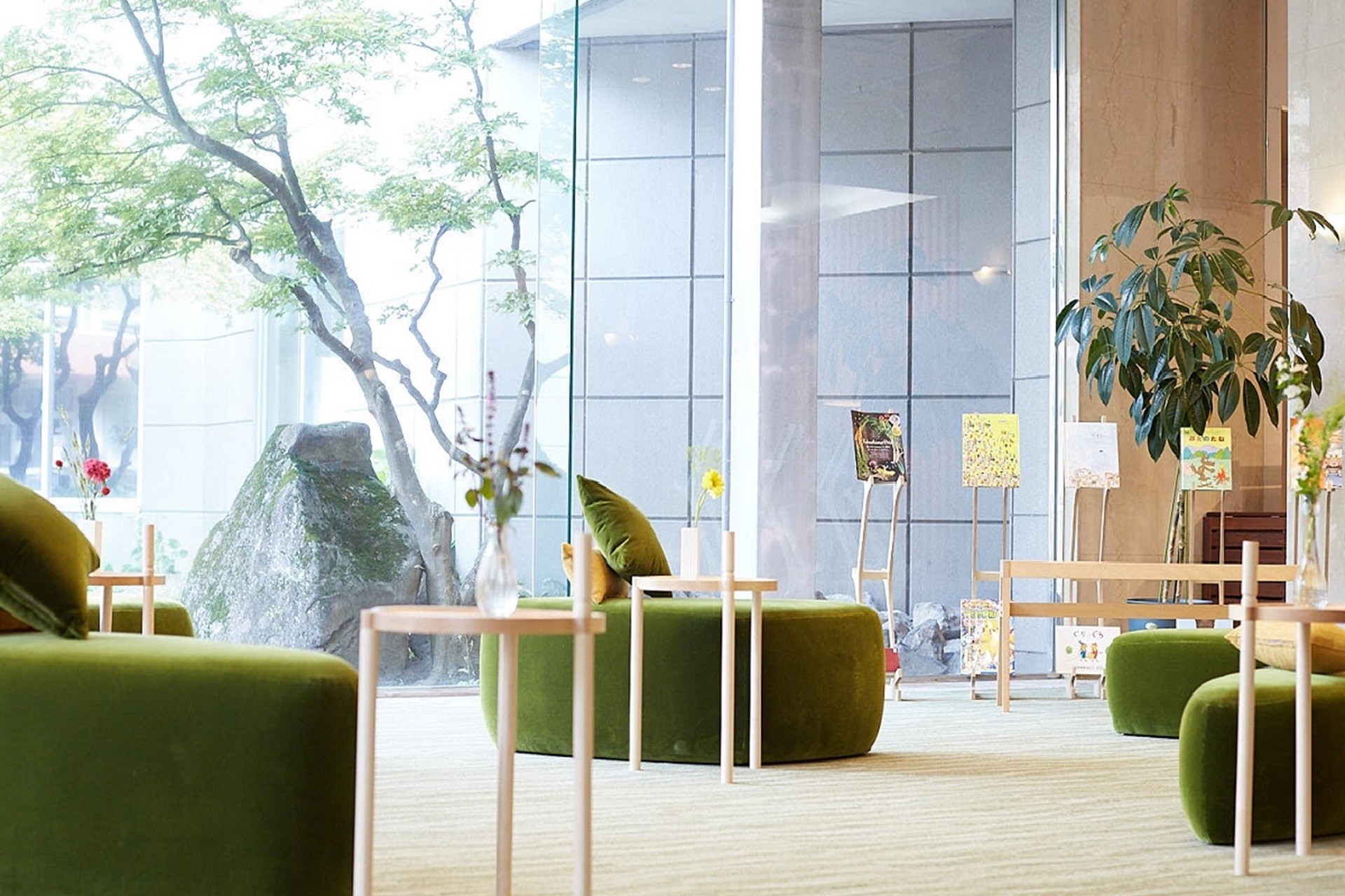 ロビーラウンジ