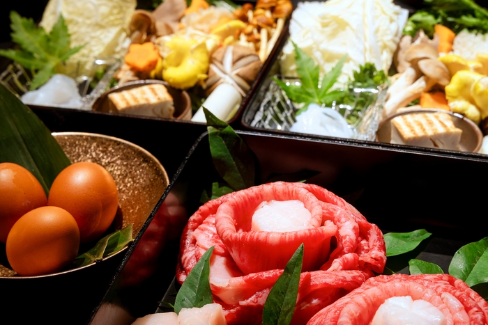 シェフがこだわる地産の厳選直材のすき焼きが愉しめる