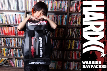 戦え！　何を!?　人生を！　ウォリアーになる時、それはいま！ コアチョコ戦士の証、ウォリアーデイパックが6年ぶりに大登場！ HARDCCウォリアーデイパック25が特別価格にて受注予約受付中！ ～モデルにRaMuを起用～