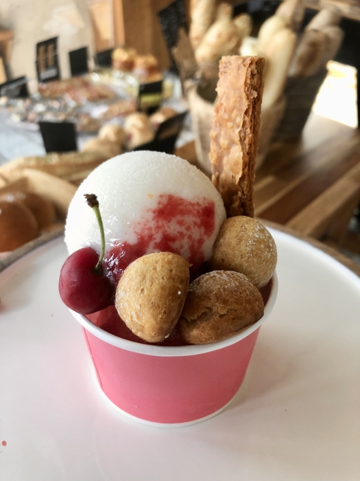 「Patisserie Boulangerie ENTIER」の「グラスサントノーレ」 プティガトー 800円